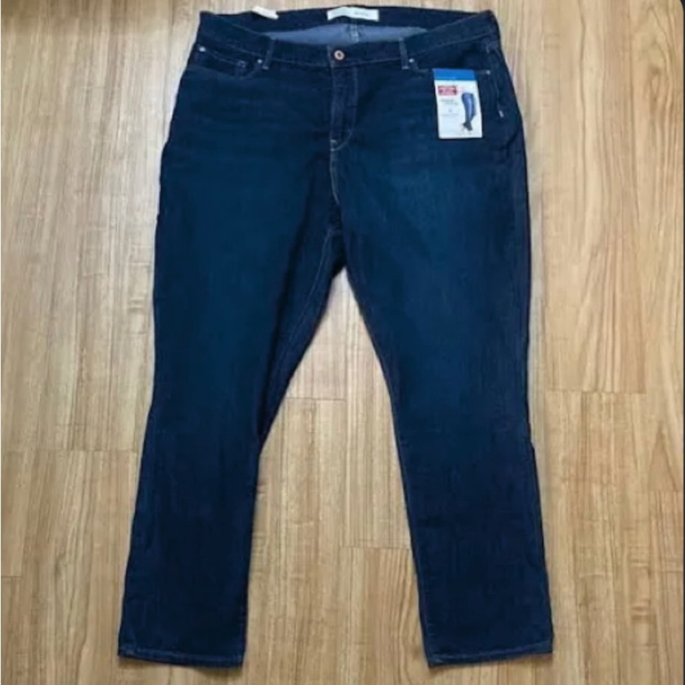 Signature Levi Strauss Jeans